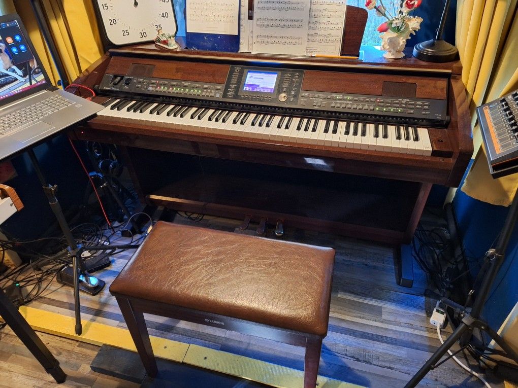 Yamaha Clavinova CVP-403 Digital Piano