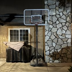 FREE BASKETBALL HOOP