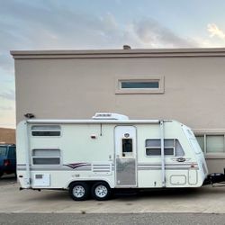 1998 Thor Aerolite 21 ft. Travel Trailer