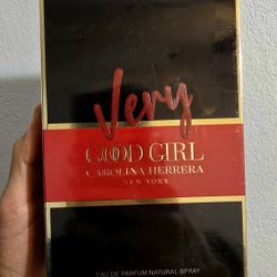 Very Good Girl Carolina Herrera 