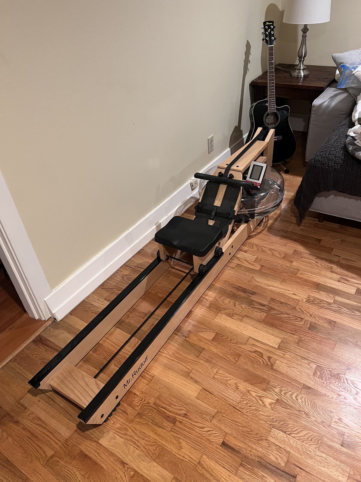 Oak Wood Rowing Machine With Water