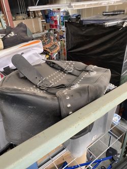 2006 Harley softball saddle bags