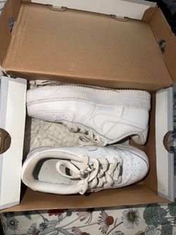 Air Force 1 size 6 Y or women 7.5