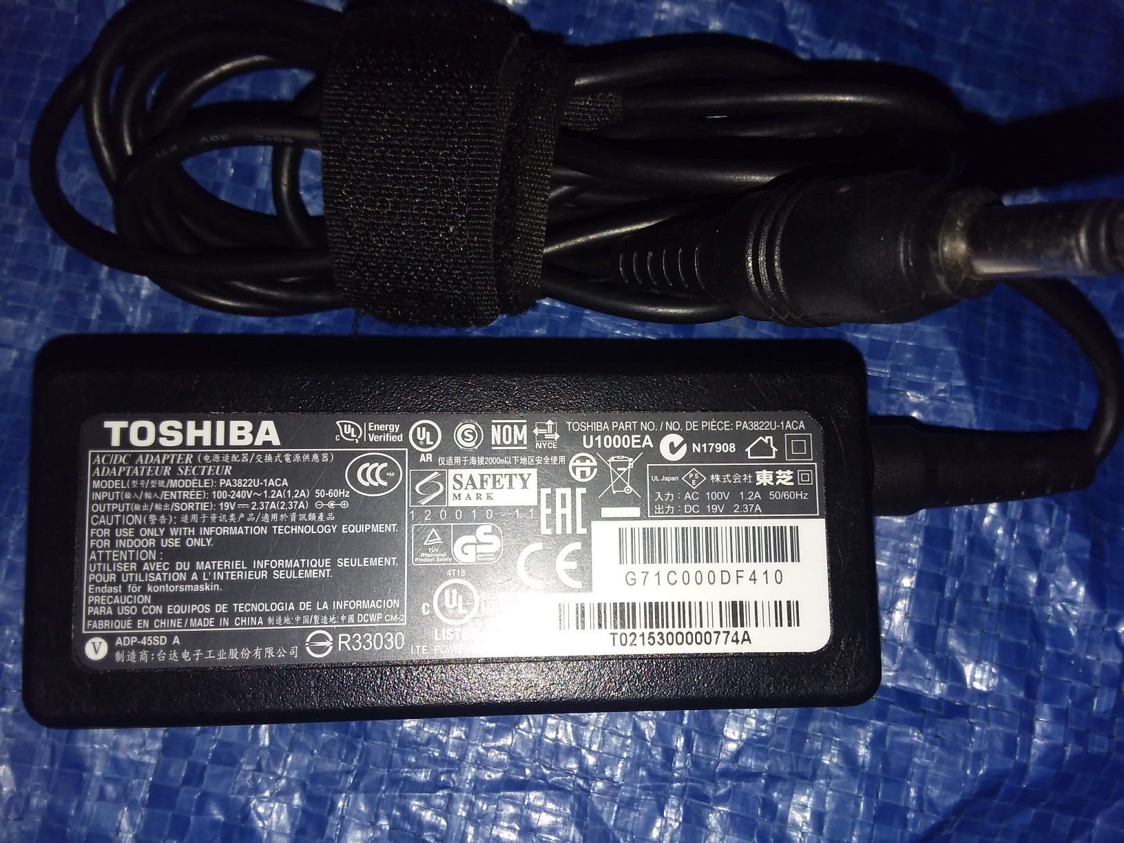 Toshiba 45W laptop charger PA3822U-1ACA 19V 2.37A