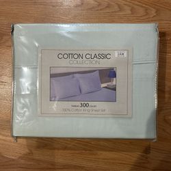 King Sized Sheets And Mattress Protector 
