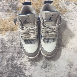 Jordan 4 Military Blues 