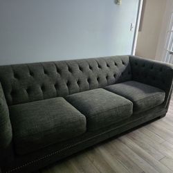 TUFTED SLEEPER SOFA with mattress 