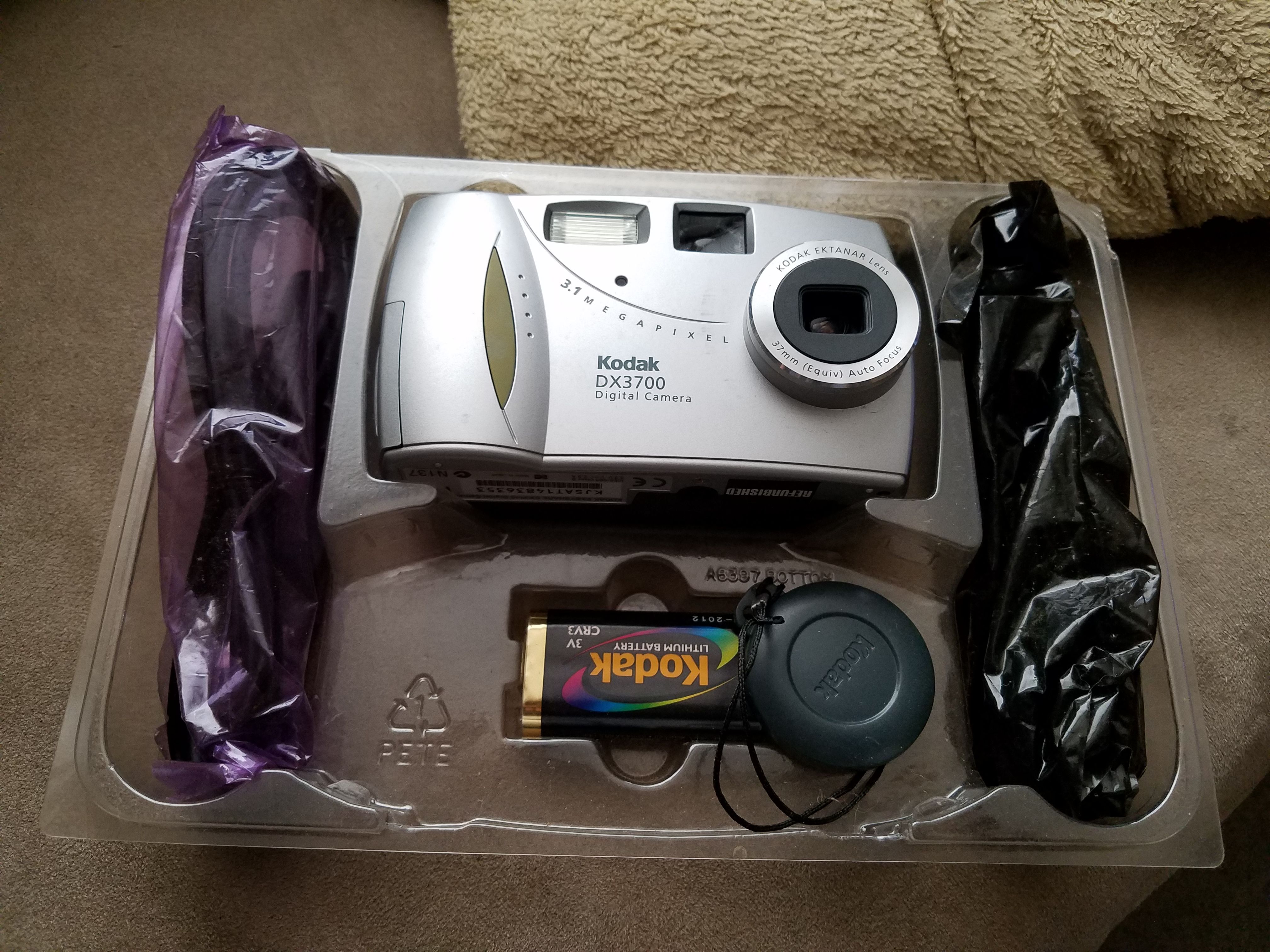 Kodak DX3700 EasyShare 3MP Digital Camera