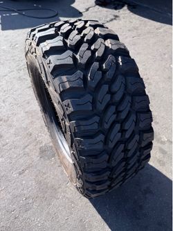 (1) Pro Comp Xtreme MT2 305/65R17