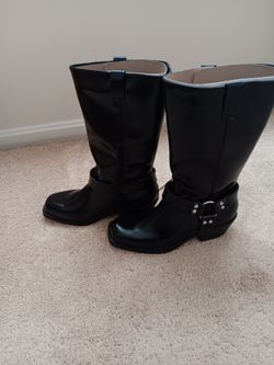 Black Boots- size 9