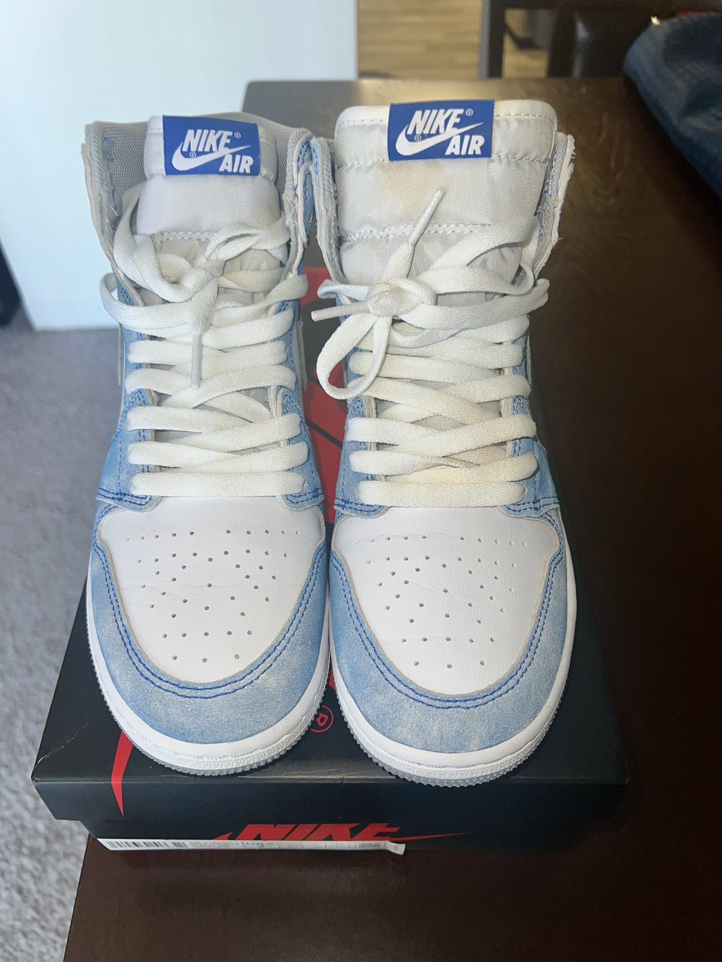 Jordan 1 Hyper Royal Size 7 Y