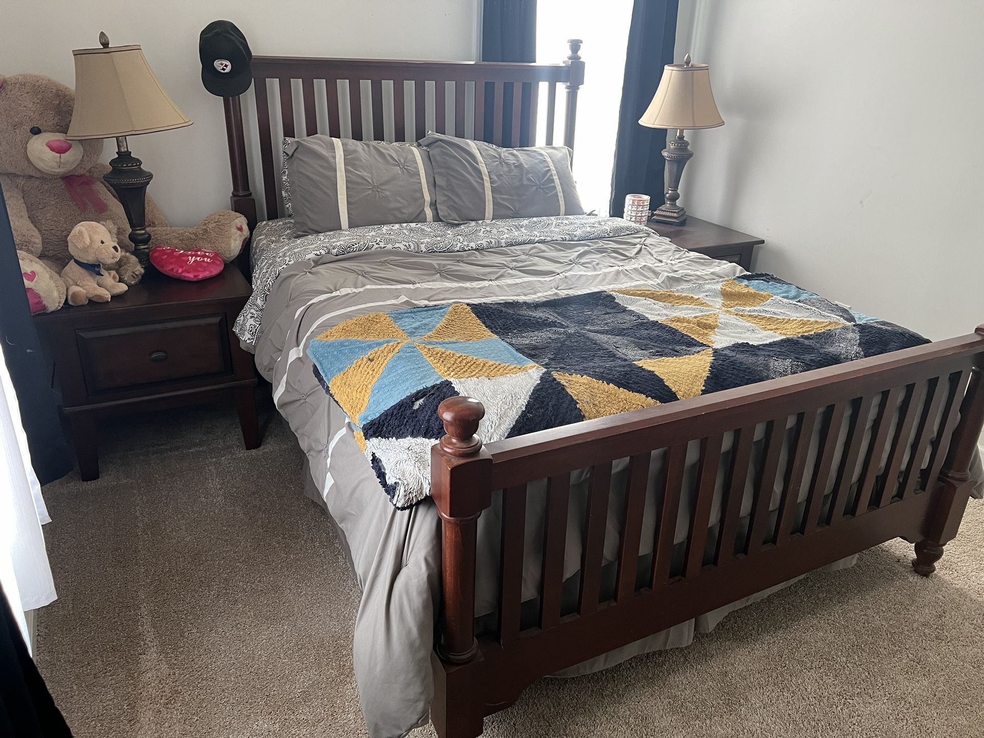 Queen Size Bedroom Set 