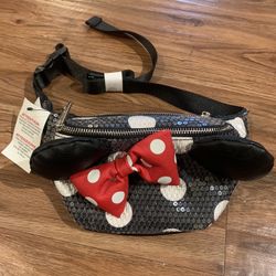 Disney Park Loungefly Minnie Mouse Fanny Pack. New with Tag