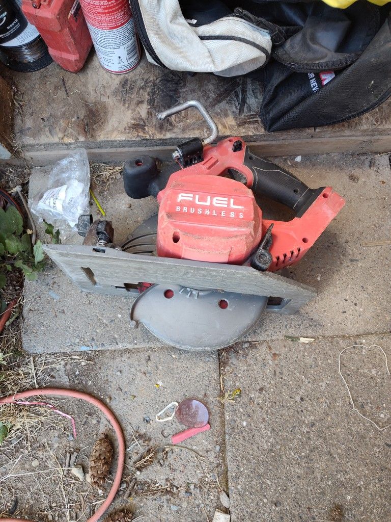 Milwaukee Fuel Circular Saw