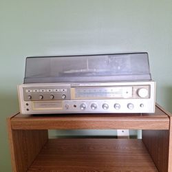Symphonic Stereo, AM/FM radio & Stereo 8 Track 