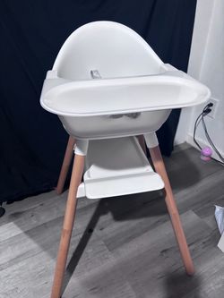 Modern Baby High Chair with Wooden Legs