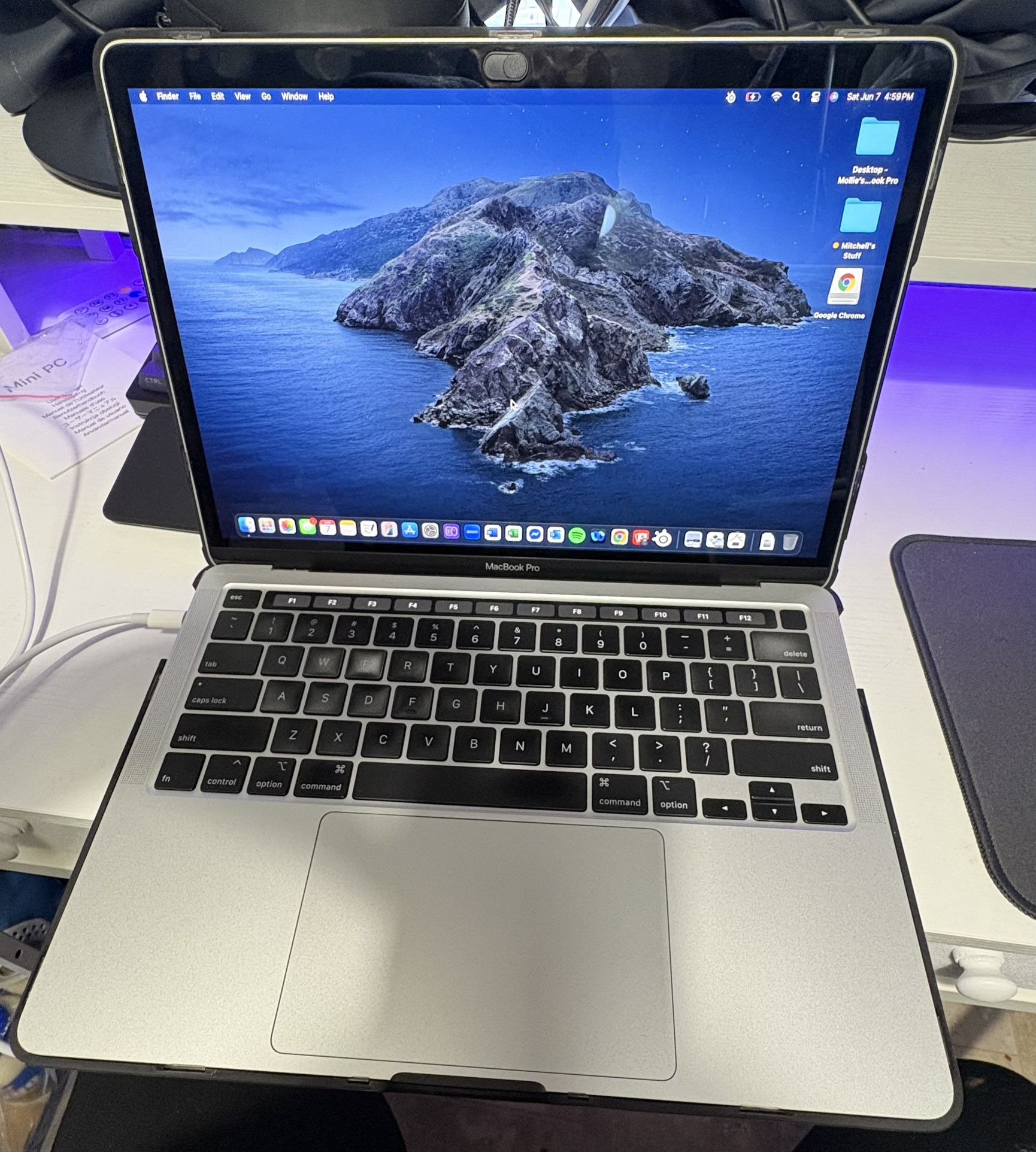 2020 Apple MacBook Pro 13-inch, 16GB RAM, 1TB SSD