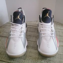 Jordan CN9138-101 Kids Shoes Size 6Y