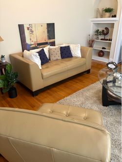 Small Couch w/2 chairs - Leather