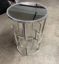 Cute mirror table