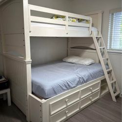 Twin-over-Full Bunk Bed with Storage Drawers – Solid Wood