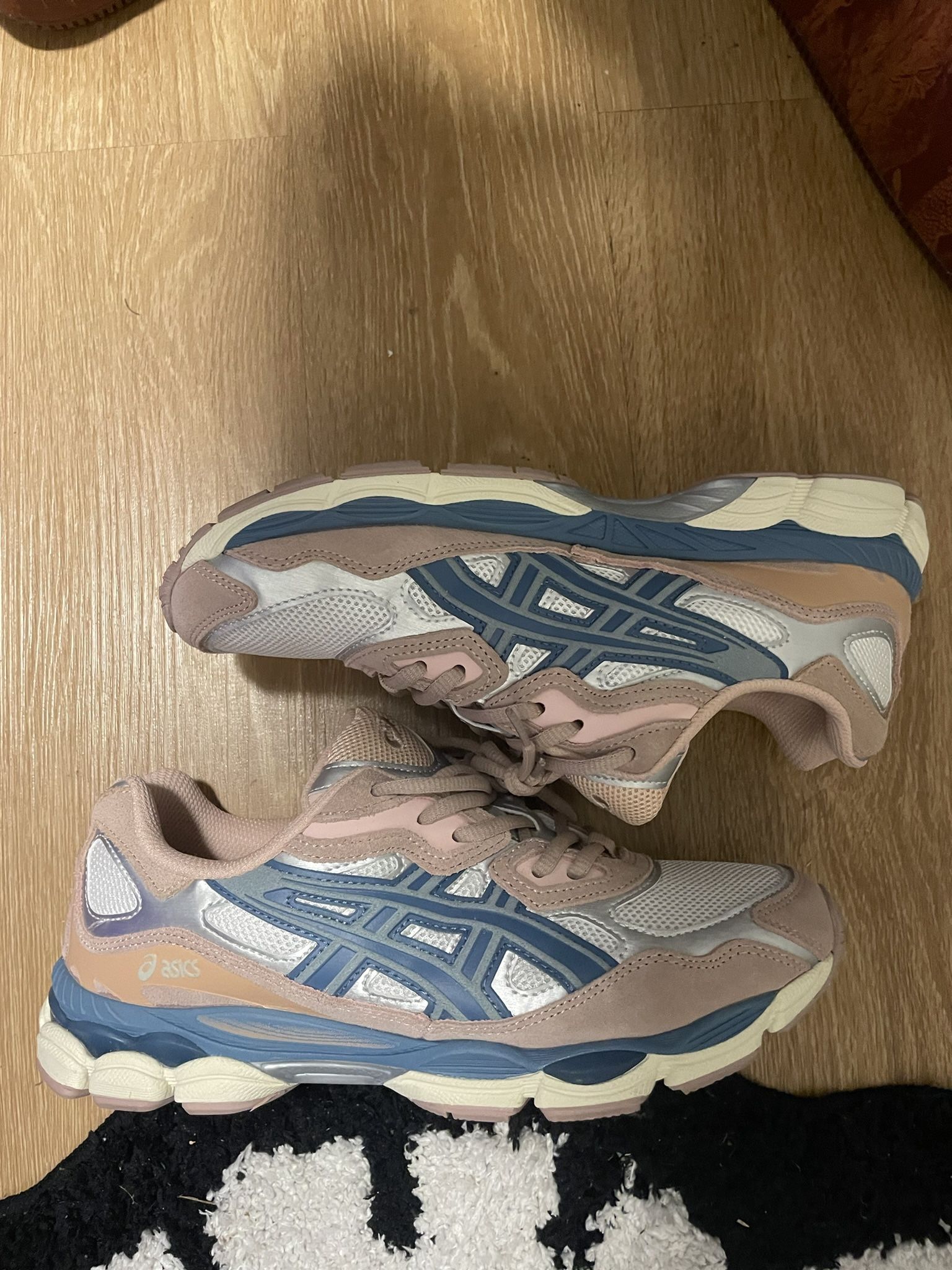 Asicis men’s size 10 