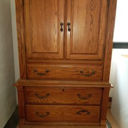 Armoire/Dresser 40 W X65HX18D $100
