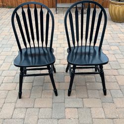 2 Dining Chairs 