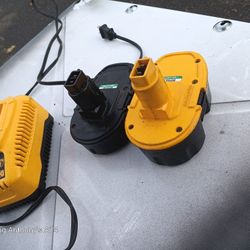 Dewalt 2x Battery And Charger 18v