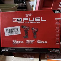 Milwaukee M12 Hammer Drill Kit