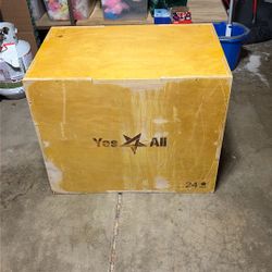 30X20X24 Plyometric Box 450Lb capacity (Scratches) 
