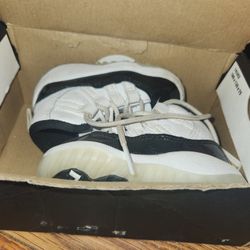 JORDAN 11  SIZE 3C.