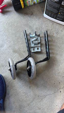 Bike training wheels