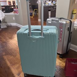 28 spinner luggage