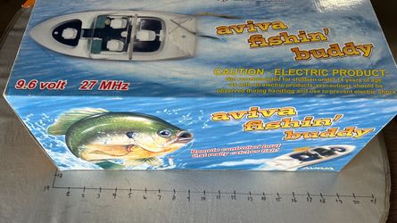 Aviva Fishin' Buddy RC Fishing Boat new
