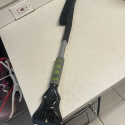 Car Brush & Scraper