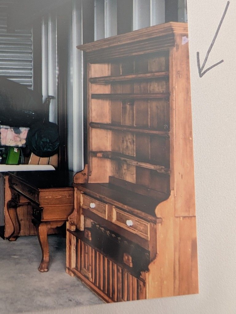 Beautiful Oak Cabinet With Shelves