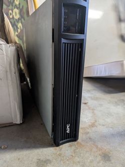 APC SMT2200RM2U 2200VA RM 2U LCD 120V Smart-UPS
