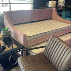 Twin Day Bed With Mattresses 