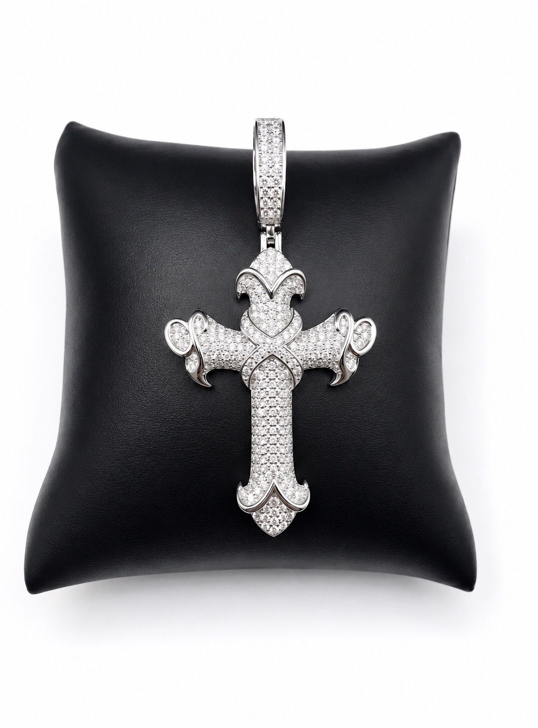 925 Sterling Silver 3.60CT MOISSANITE Iced Out Gothic Cross Men’s Pendant