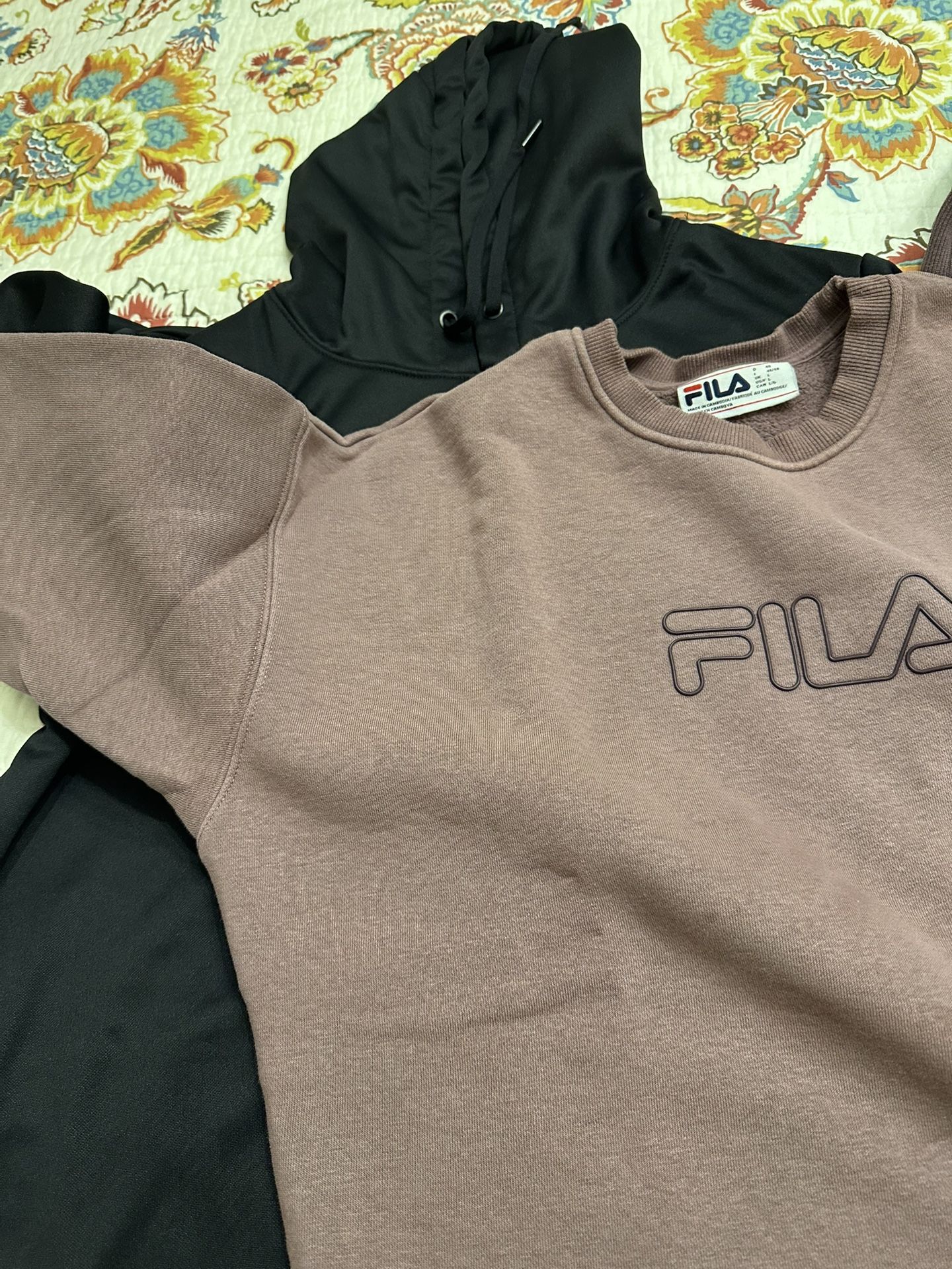 Sweaters For Women’s ( 8 Pieces)