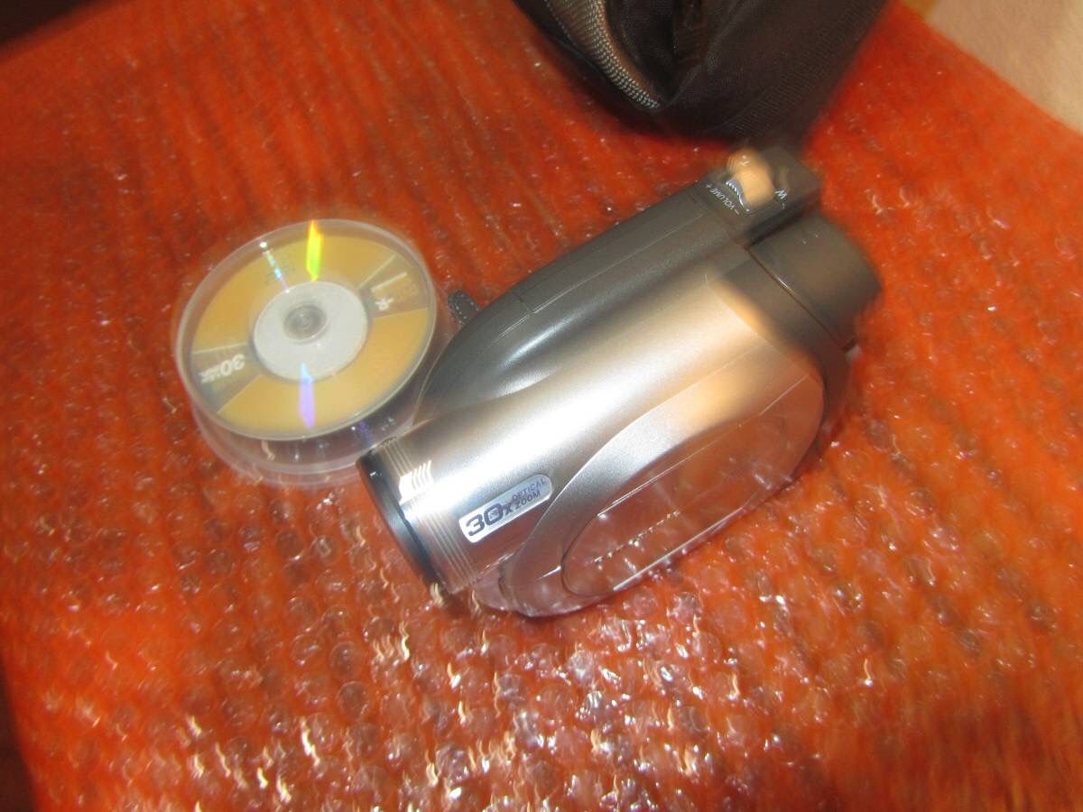Panasonic VDR-D105 Silver 30X Optical Zoom Mini Disc Video Camera -D05