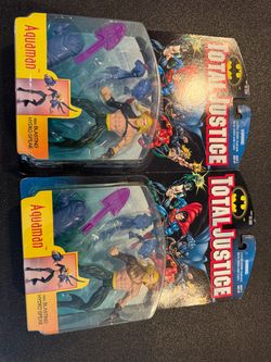 TOTAL JUSTICE AQUAMAN ACTION FIGURES - Standard And Variant Gold Black Set