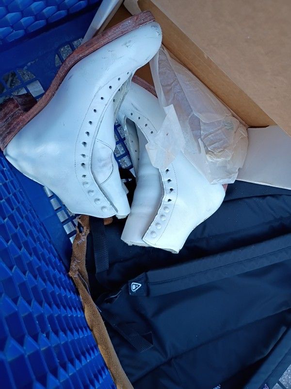 SP TERI Co Ice Skates Sheffield Professional Model 9.5" Blades