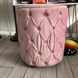 FOR SALE/ VANITY CHAIR