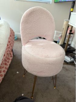 Pink Accent Chair with Storage – Used