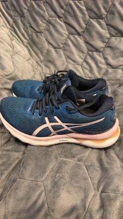 Woman’s sneakers