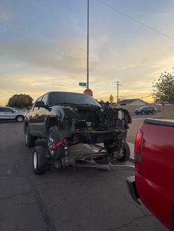 Selling 2003 Chevy avalanche parts