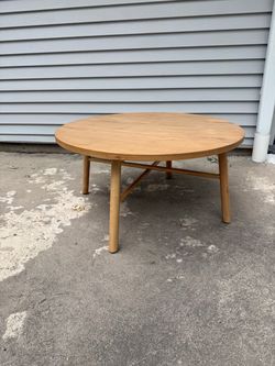 Coffe round wooden table