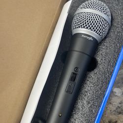 Microphone